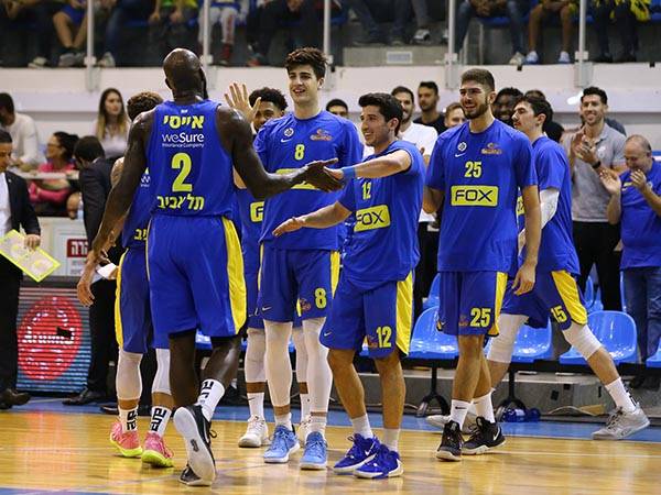 12 ניצחונות ברצף (לירון מולדובן)