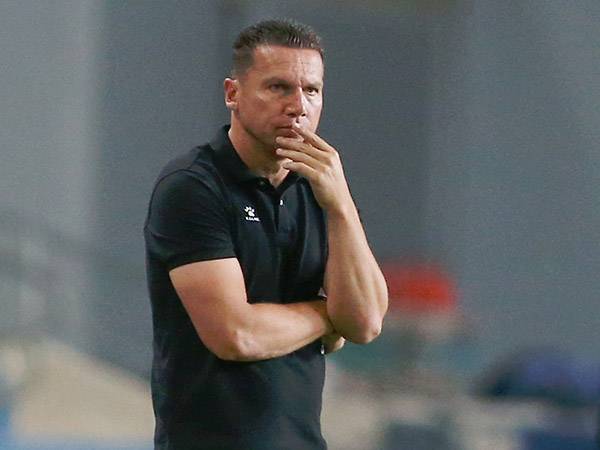 בכר, מסר חד לחניכים שלו (אלן שיבר)