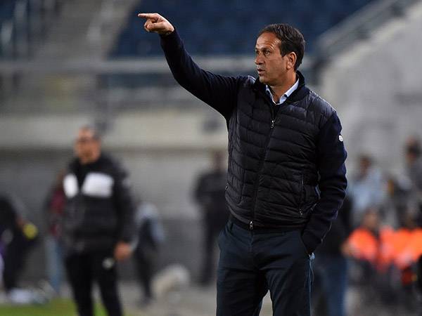 רוני לוי. לא מרוצה (ברני ארדוב)