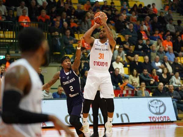 קוק, עוד הצגה (FIBA)