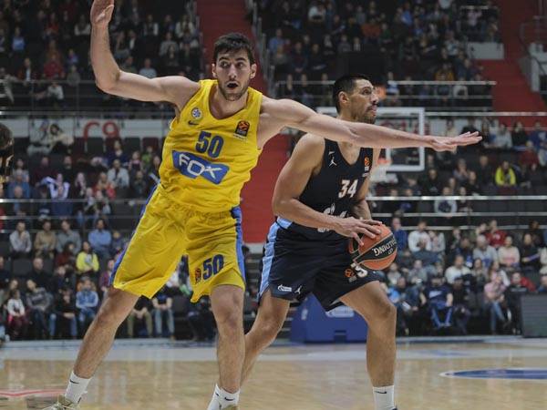 זוסמן ומכבי ת"א ידעו להתעלות גם במשחק חוץ אפור (GETTY)