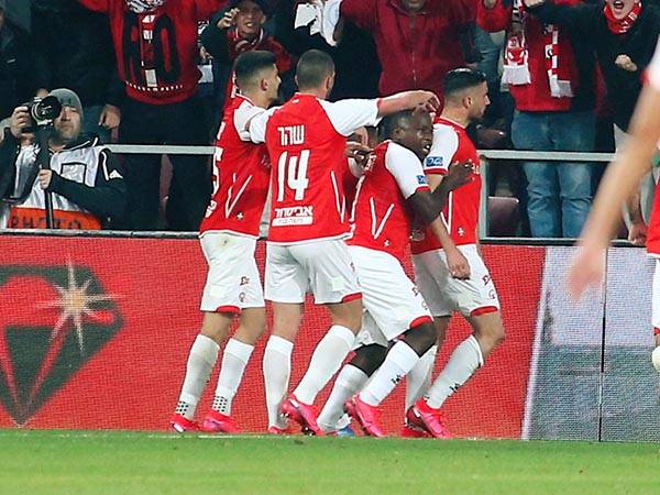 נקודה יקרה, ב"ש (אלן שיבר)