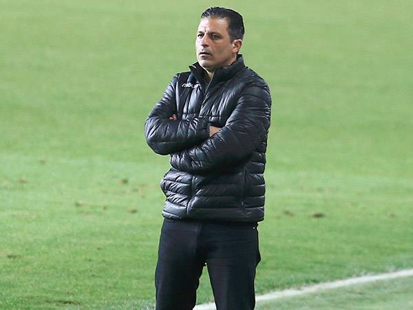 ניסה להרים את השחקנים, אופיר  (אלן שיבר)