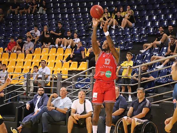 באדיבות הפועל ת“א