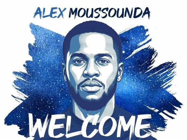 אלכס מוסונדה. עכשיו זה רשמי (צילום: הפועל פתח תקווה)