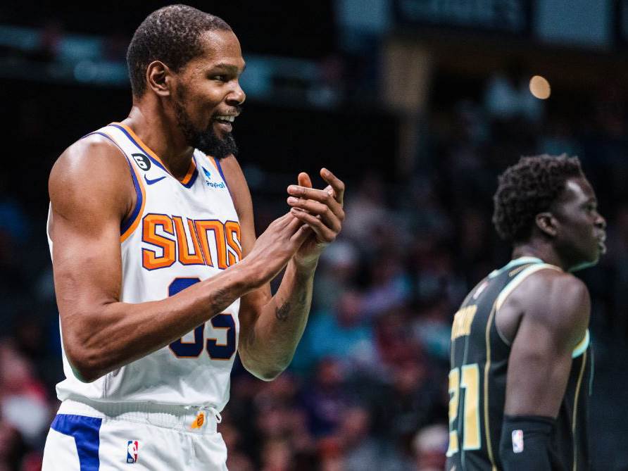 New era: 23 points for Kevin Durant in Phoenix victory