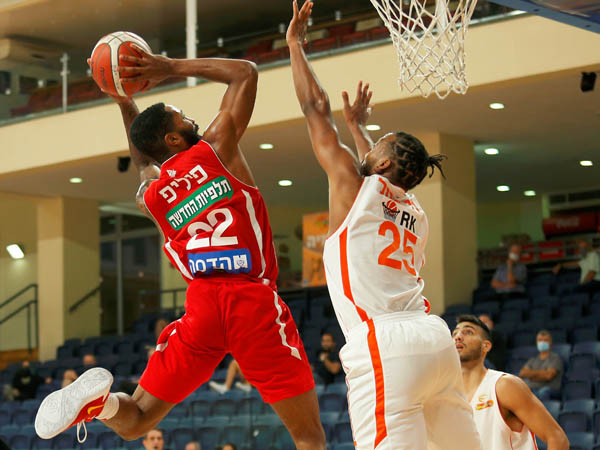 פיליפ השכיח את היכולת הדלה מול בורגוס (אלן שיבר)