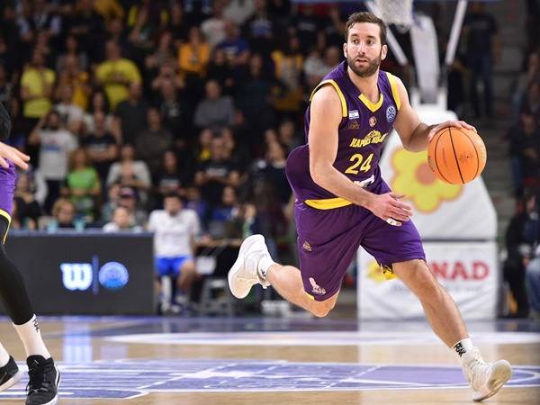 (FIBA)