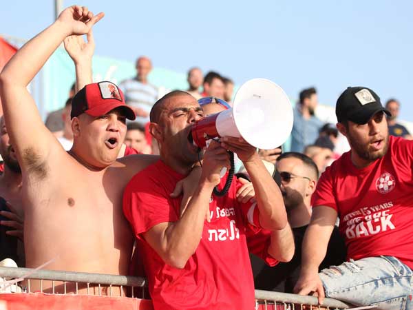 גם האוהדים חיכו לזה (צילום: אודי ציטיאט)