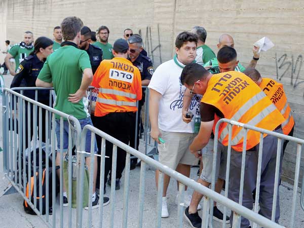 הגישה לאיצטדיון. בעיר יקוו לספק חוויה משודרגת (אלן שיבר)