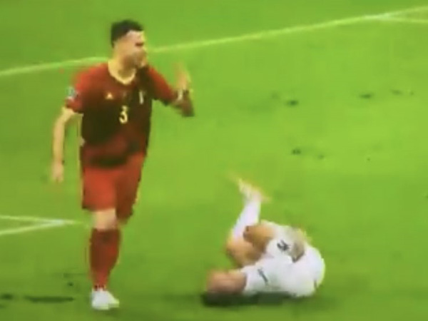 אימובילה נופל בתגובה לעבירה