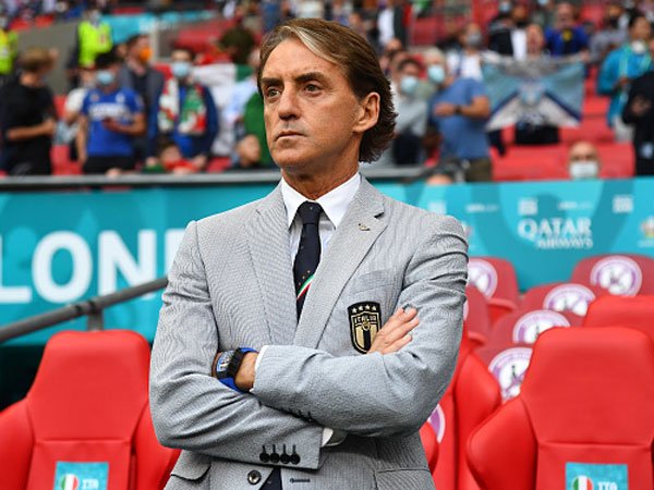 לא כל הגיבורים לובשים גלימות. מנצ'יני (GETTYIMAGES)