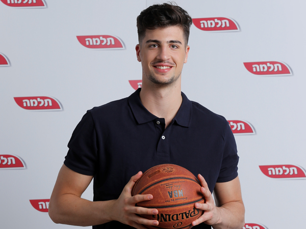 הפרזנטור החדש. (צילום: יריב פיין וגיא כושי)
