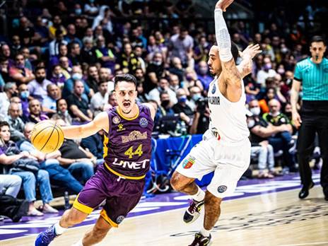 (FIBA)