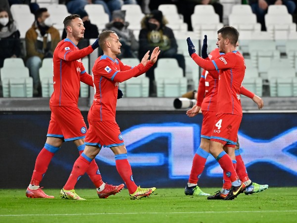 נאפולי עלתה ראשונה על הלוח (GETTY)