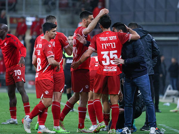 שחקני באר שבע חוגגים. העיקר הניצחון (דני מרון)
