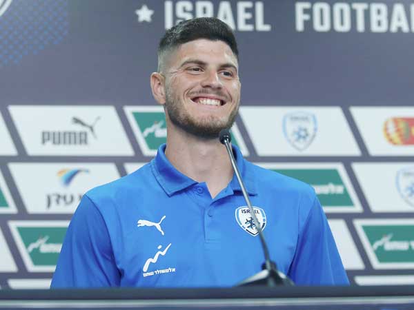 יודע שהזמן שלו בבוגרת יגיע. מורגן (אלן שיבר)