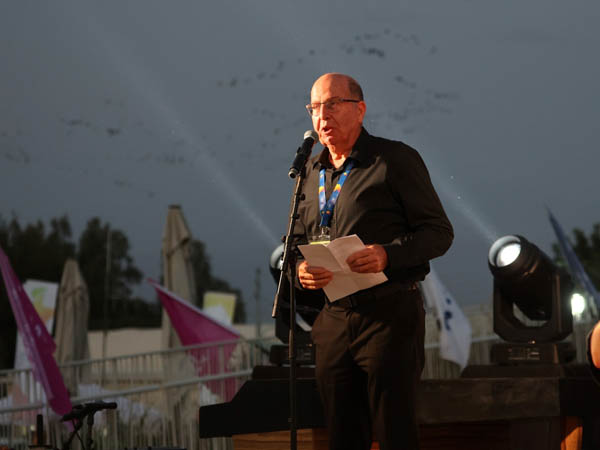 נאם בטקס הפתיחה. יעלון (צילום: פטריסיה בן עזרא)