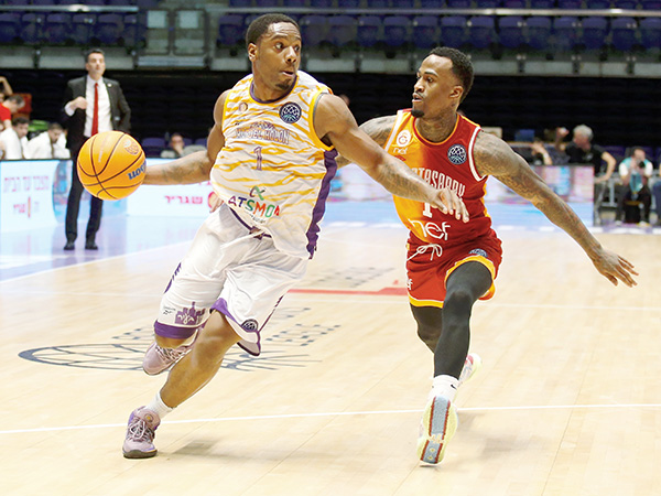 בכושר אדיר. רגלנד (אלן שיבר)