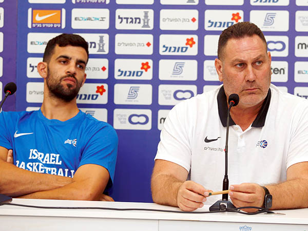 גודס. שניים עשויים לערוך בכורה (אלן שיבר)