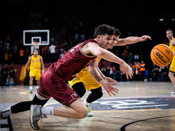עושה את ההבדל בדרך שלו. קלויארו (FIBA)