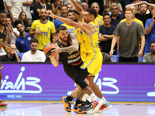 קשת נעולה. ג'יימס (GETTY)