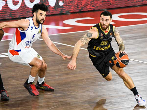 בראיינט יצטרף? (GETTY)