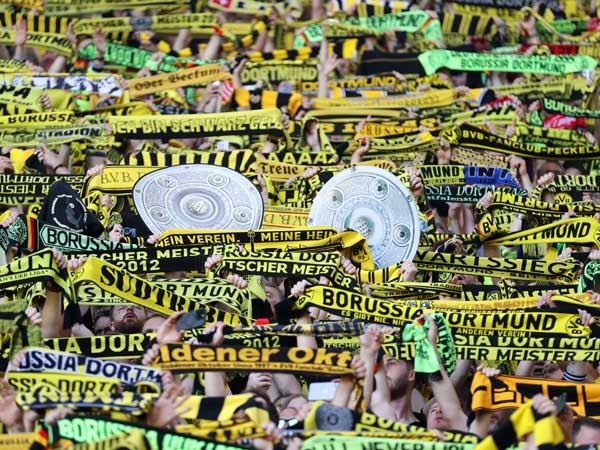 בדורטמונד כבר היו מוכנים להנפה היסטורית (GETTY)