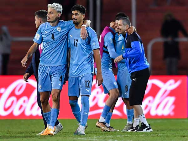 הנבחרת רוצה להמשיך את מסע הקסם (GETTY)