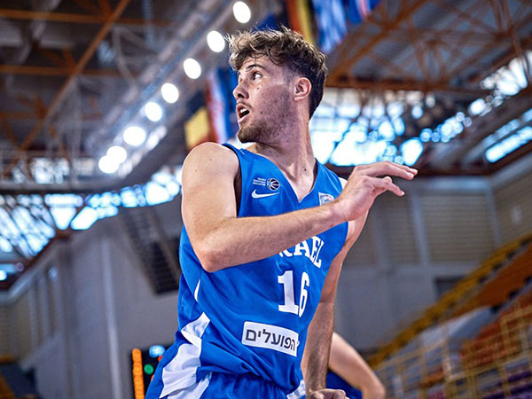 מתקשה היום. ציפר (FIBA)