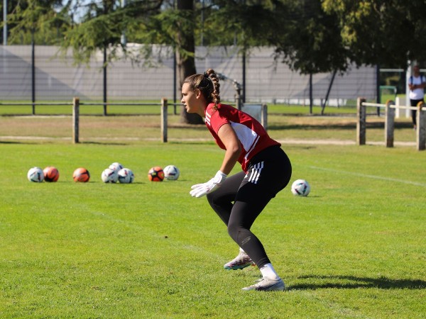 מגיעה ממשפחת כדורגל. חביב בפעולה (קרדיט: מועדון הכדורגל של בורדו)