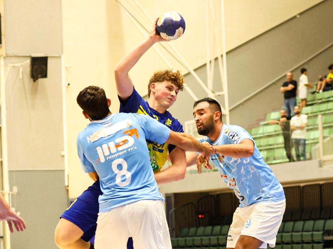 המפגש בין מכבי תל אביב לרמת השרון הלילה. (צילום: אגם לוי)