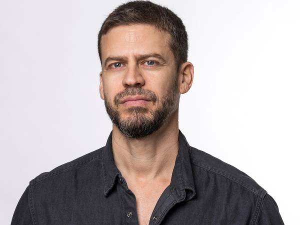 שי עזר, מנהל מחלקת מחקר במור בית השקעות