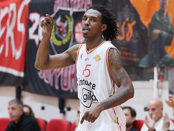 קמרון הנרי עם רבע שלישי נפלא (אלן שיבר)