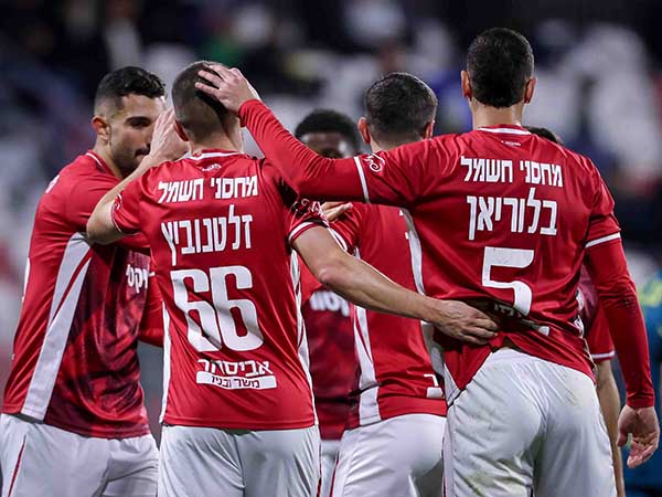 ולאחר מכן זלאטנוביץ` (מאור אלקסלסי)