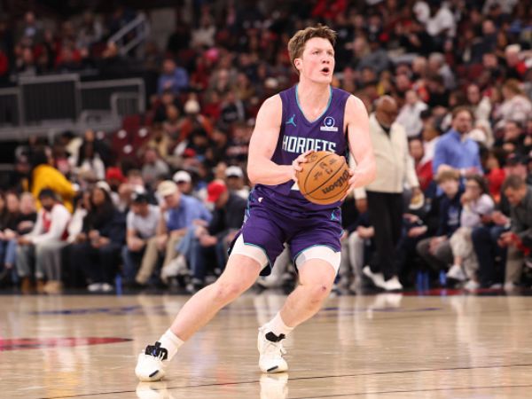 מאמן שרלוט צ`ארלס לי. מהצעירים בליגה (Geoff Stellfox/Getty Images)