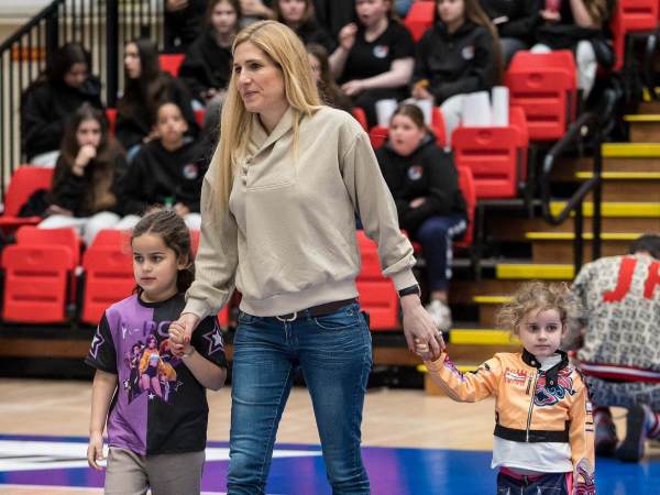 סנדר, “צעד ראשון למסורת שתוסיף עניין“ (יעל אמסילי באדיבות המנהלת )