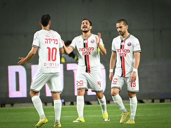 והלבנים בצרות (ברני ארדוב)