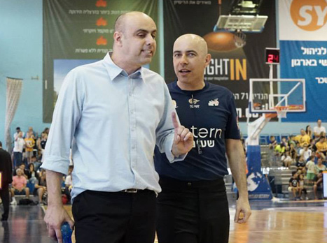 יכול קצת לחייך. זילברשטיין (יוסי כהן, מנהלת הליגה)