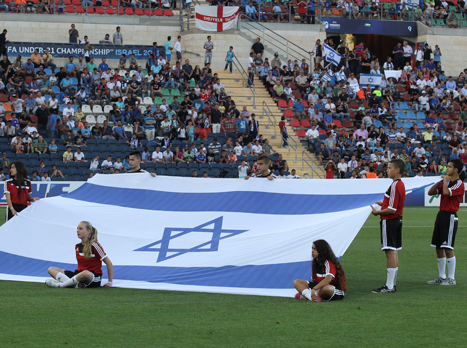 היה מספיק טוב עבור יורו הצעירות. טדי (אלן שיבר)