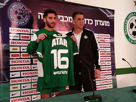 חולצה יש. מחכים לבכורה של עטר על הדשא
