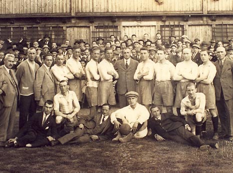 מהמגרש עבר לייצור בגדים (באדיבות בית טרזין)
