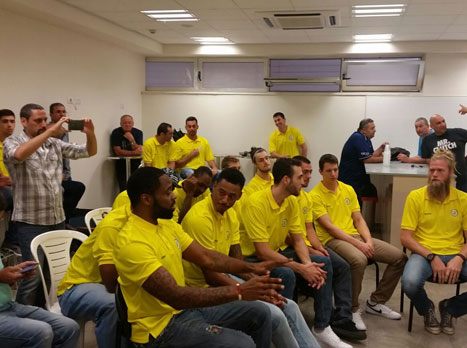 שחקני אשדוד במסיבת העיתונאים
