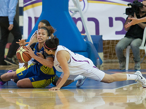 משחק רווי מהפכים (עודד קרני)