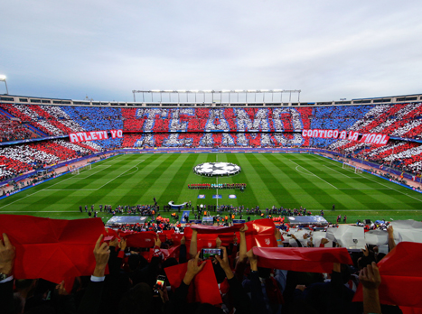 אוהדי אתלטיקו. אווירה מחשמלת בקלדרון (getty)