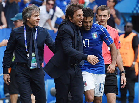 קונטה חוגג עם אדר (Getty)