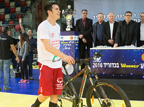סמולר. מימון בונה עליו