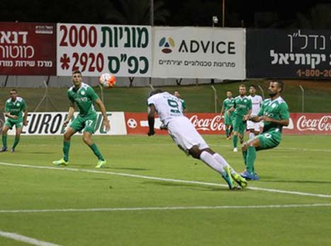 פלט נוגח את השלישי (וואסים מוואסי)