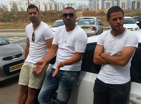 יושבים שעות מחכים והמשכורת לא מגיעה