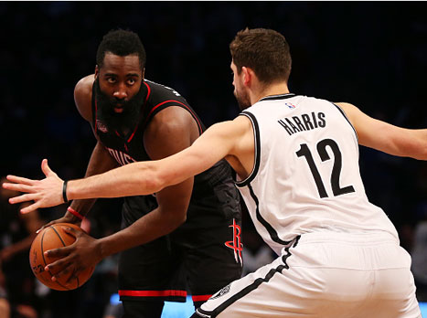 הרוקטס לא התקשו מול ברוקלין. הארדן עם הכדור (getty)